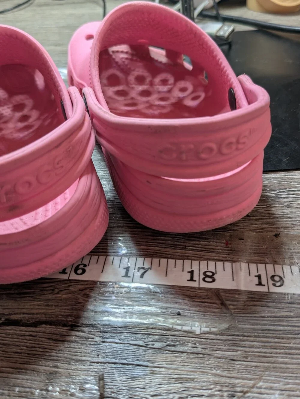 Crocs Children's Pink Clogs Size 10/11